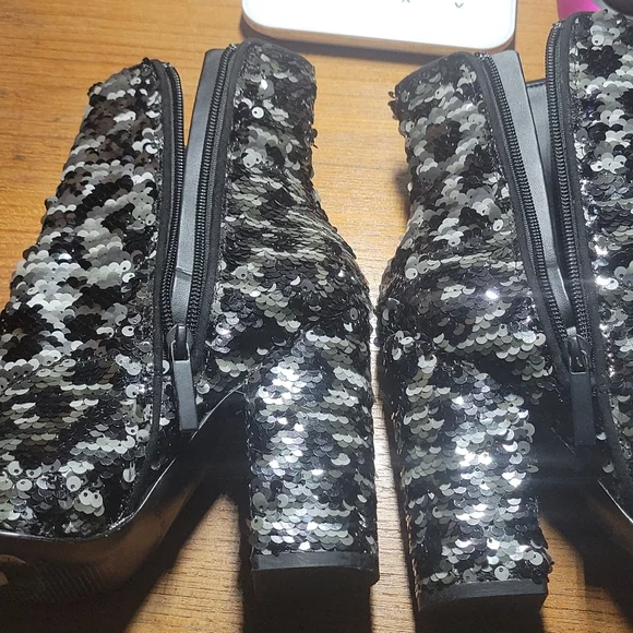 Shoes - Picture 4 of 4